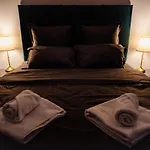 New Luxury City Center Studio